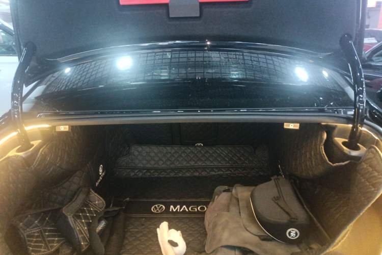 Used Volkswagen Magotan 2023 2 Million Units Limited Edition 330TSI DSG Leading Version
