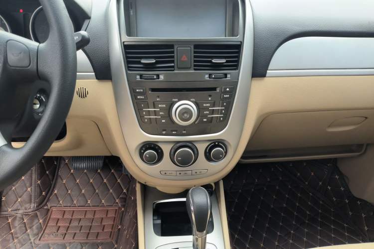 Used Buick Excelle 2013 1.5L Automatic Classic Model
