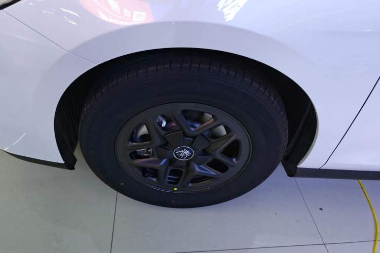 Used BYD Qin PLUS 2025 DM-i Smart Drive 55KM Leading Model
