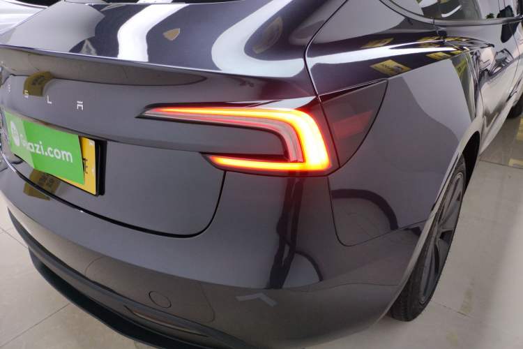 Used Tesla Model 3 2023 Long-Range All-Wheel-Drive Version
