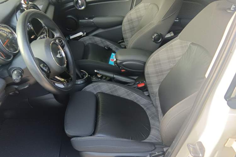 Used  MINI 2016 1.5T COOPER Five-Door Edition
