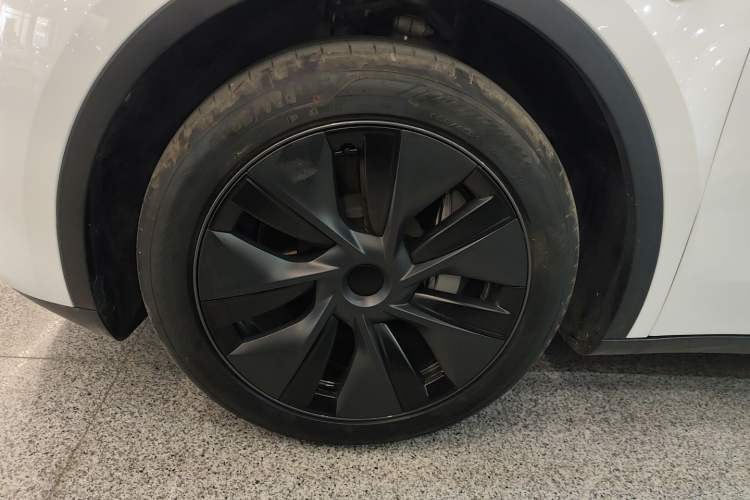 Used Tesla Model Y 2024 Rear-Wheel-Drive Version
