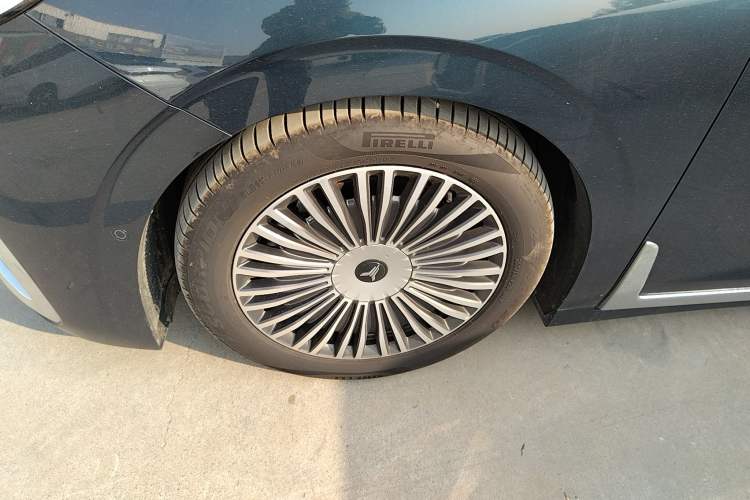 Used VOYAH Dream 2025 PHEV Four-Wheel-Drive Flagship Kunpeng Edition