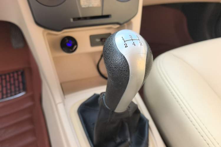 Used Chery Fengyun 2 2013 Hatchback 1.5L Manual Ruiyi Edition
