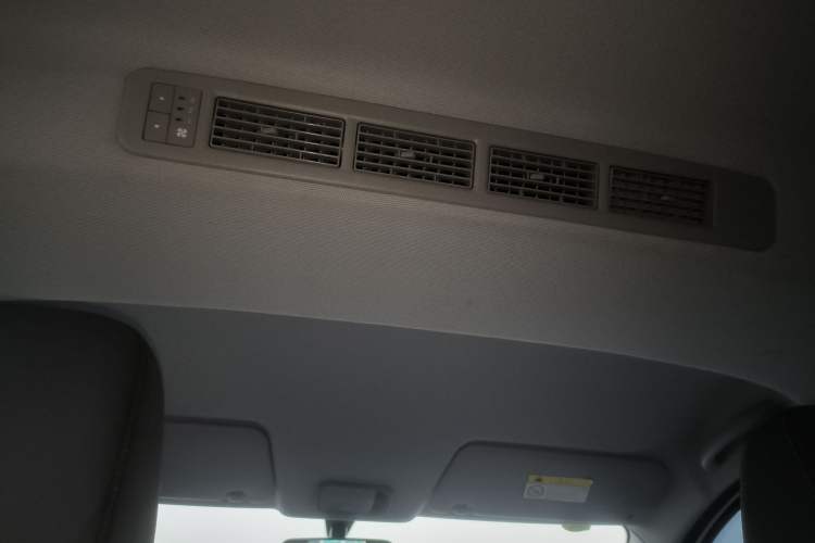 Used Wuling Hongguang New Energy 2025 Extended-Range Hybrid 50KM Comfort Version
