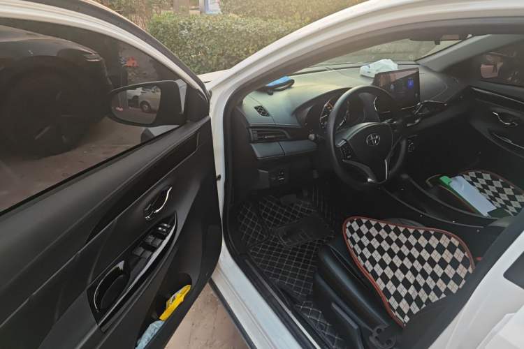 Used Toyota YARiS L 2022 X-Trail 1.5L CVT Luxury PLUS Edition
