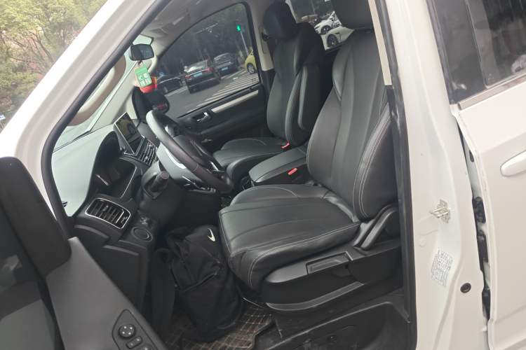 Used SAIC MAXUS G20 2023 Facelifted ES 2.0T Gasoline Automatic Value Edition
