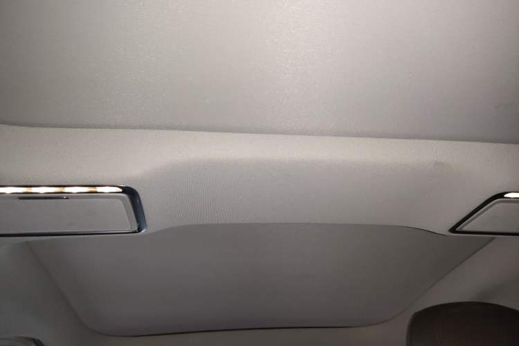 Used Mercedes-Benz E-Class 2019 E 300 L Sporty and Stylish Model