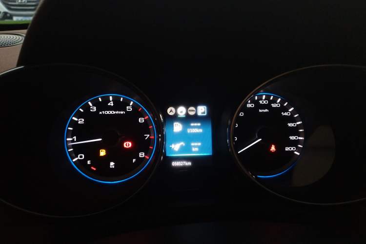 Used Dongfeng Aeolus AX4 2017 1.6L DCT Trendy Style
