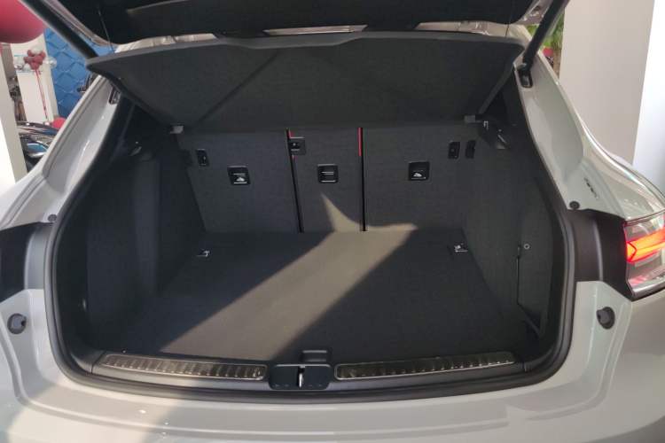 Used Porsche Macan 2023 Macan 2.0T
