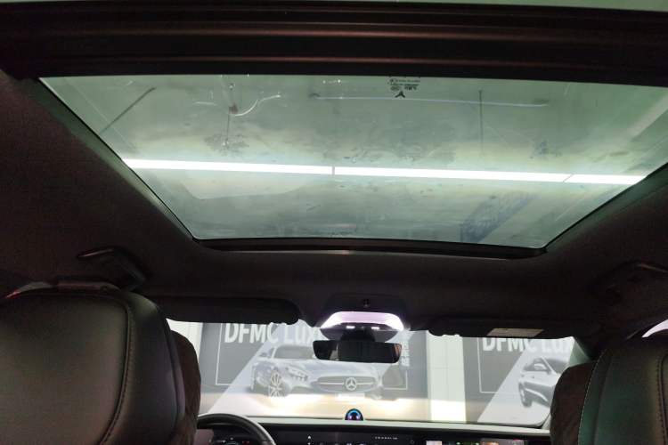 Used VOYAH FREE 2025 318 259 km All-Wheel-Drive Exploration Edition
