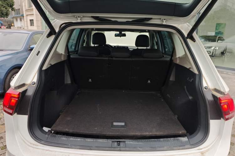 Used Volkswagen Tiguan L 2024 300TSI Automatic Two-Wheel Drive Smart Edition
