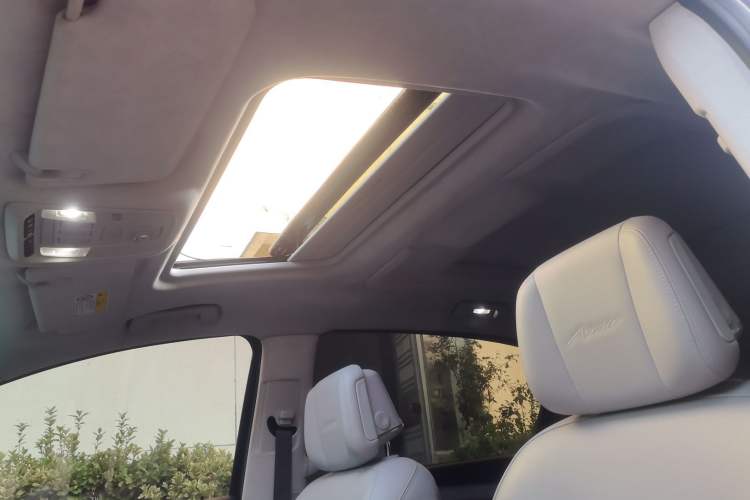 Used Buick GL8 2022 Avenir Aivia Six-Seat Deluxe Edition
