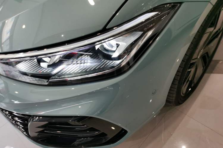 Used Volkswagen Passat 2025 Pro 380TSI Starry Dragon Luxury Edition
