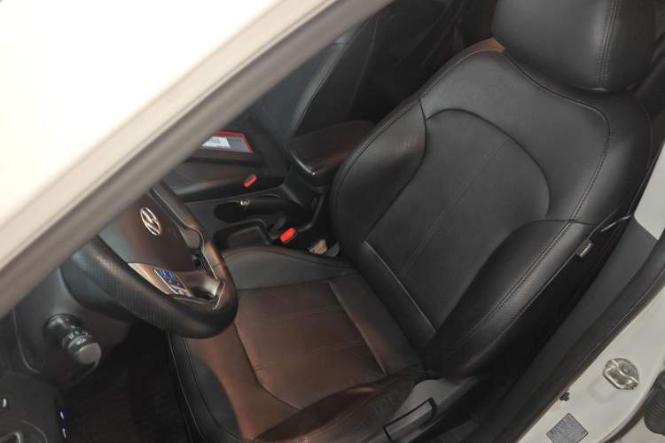 Used Hyundai ix35 2015 2.0L Automatic 2WD Smart Version China V Standard
