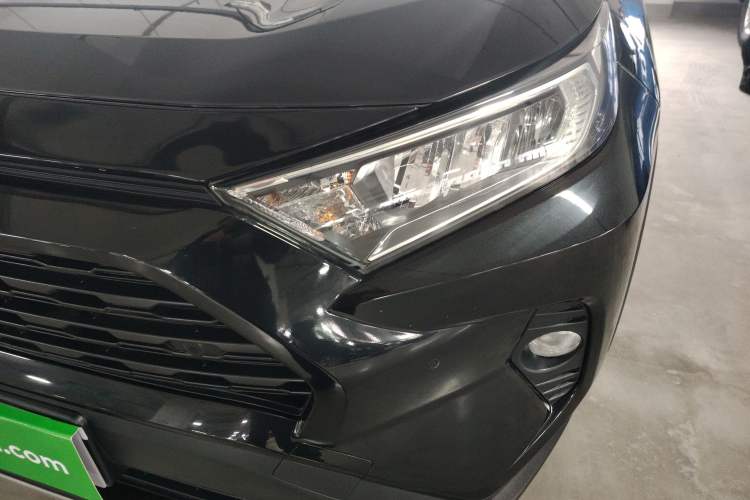 Used Toyota RAV4 2022 2.0L CVT Two-Wheel Drive Fashion Plus Edition
