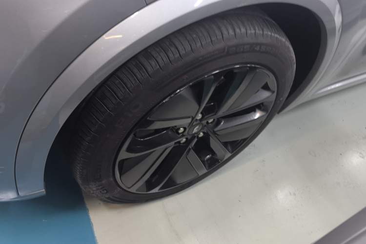 Used Li Auto L9 2022 Max model
