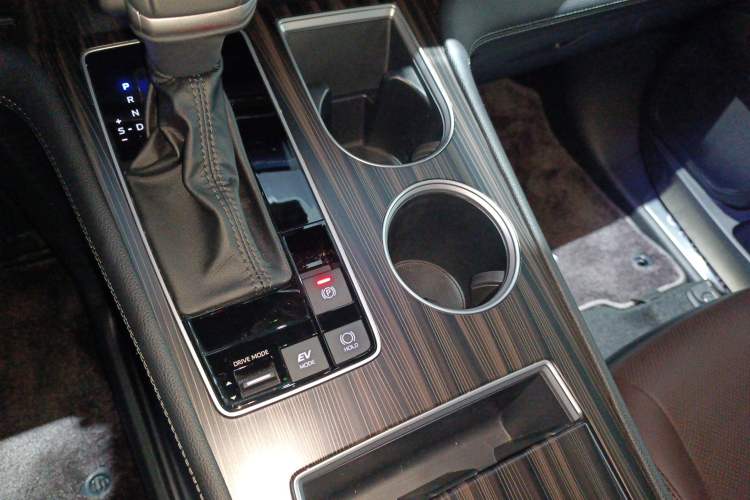 Used Toyota Sienna 2023 2.5L Hybrid Platinum Edition