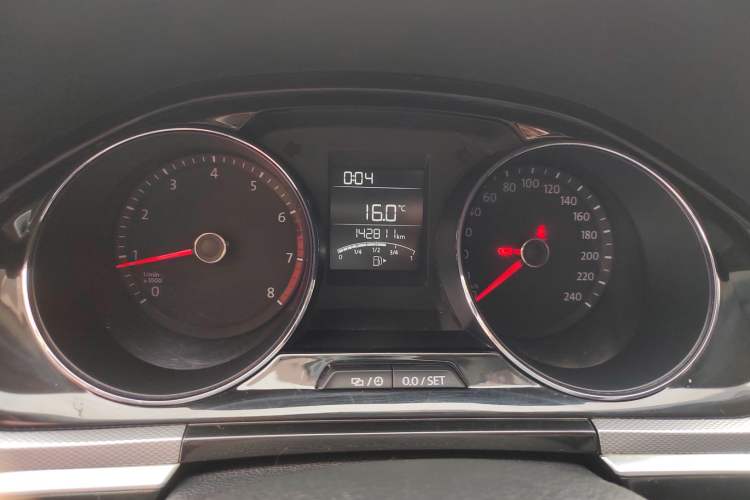 Used Volkswagen Bora 2016 1.6L manual Comfort trim level
