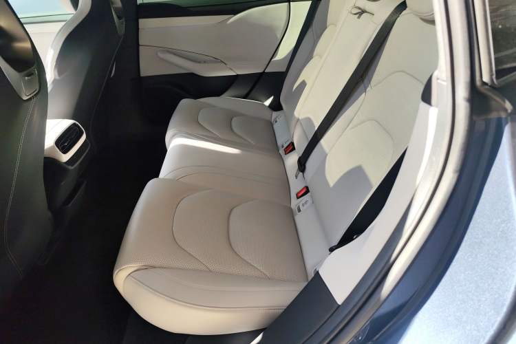 Used  SU7 2024 Rear-Drive Ultra-Long Range Advanced Pro-Level Intelligent Driving Version
