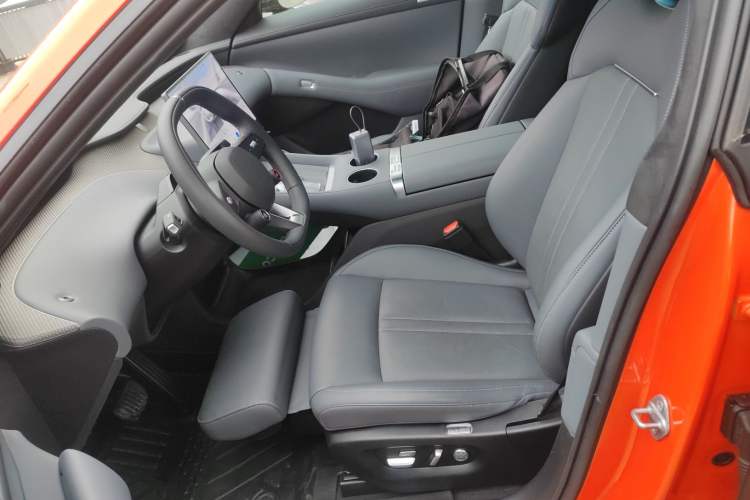 Used  YU7 2025 Ultra-Long Range High-Performance All-Wheel-Drive Max Edition
