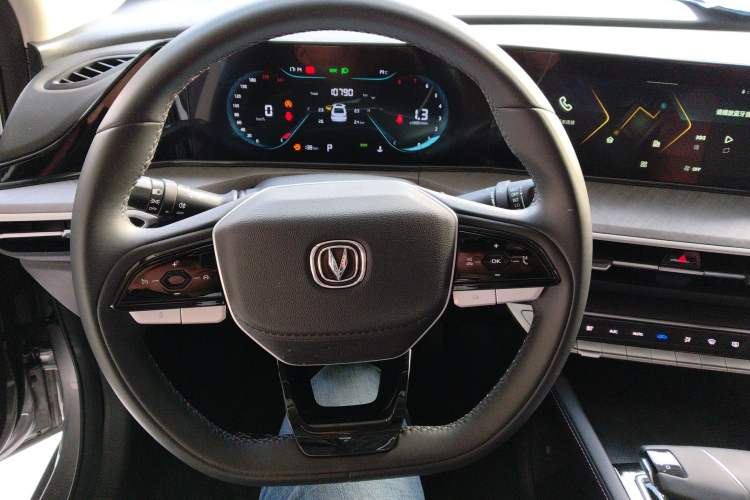 Used Changan Eado 2024 PLUS Blue Whale NE 1.4T GDI DCT High-Energy Edition