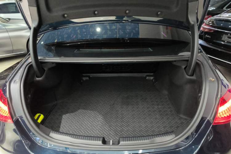 Used Mercedes-Benz C-Class 2024 Facelift C 260 L Night Edition Sport Version
