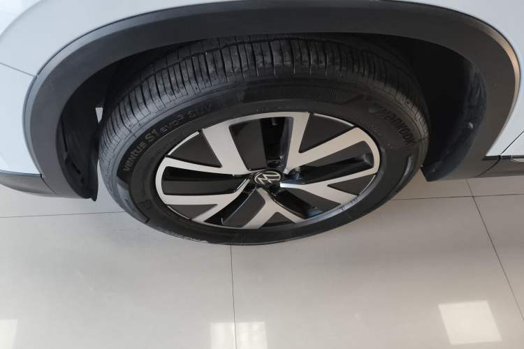 Used Volkswagen Tayron 2023 280TSI Two-Wheel-Drive Luxury Plus Advanced Version
