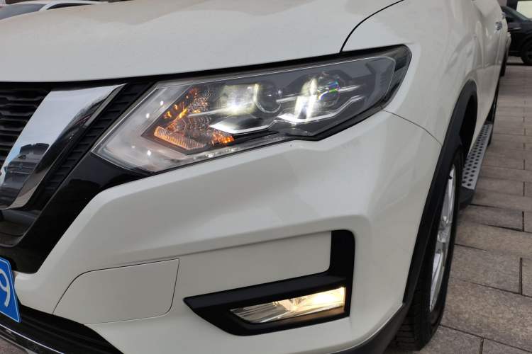 Used Nissan X-Trail 2022 2.0L Two-Wheel Drive Smart Connect Premium Edition
