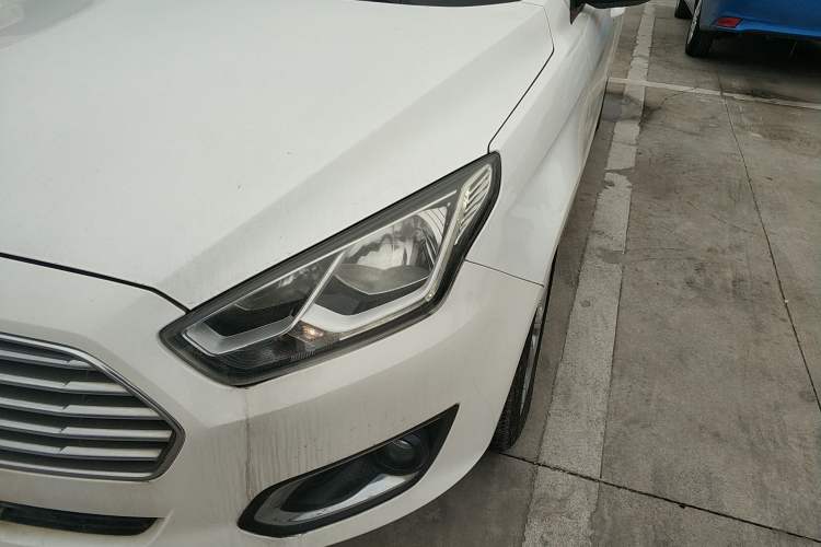 Used Ford Escort 2015 1.5L Automatic Fashion Model