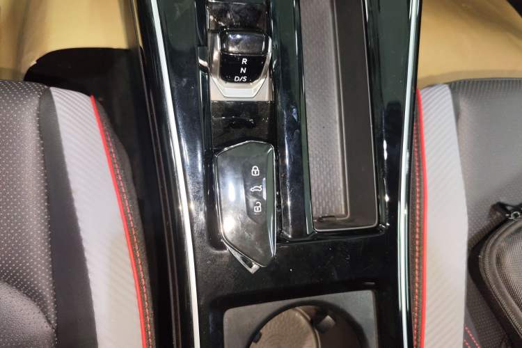 Used Volkswagen Lamando 2025 Lavida L 280TSI DSG Cool & Spicy Edition
