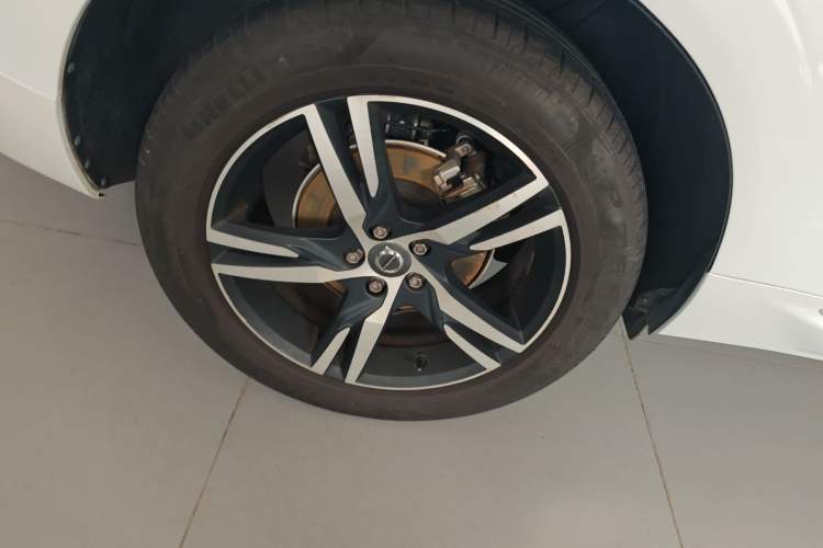 Used Volvo XC60 2019 T5 4x4 Zhiyuan Sport Edition China V Standard