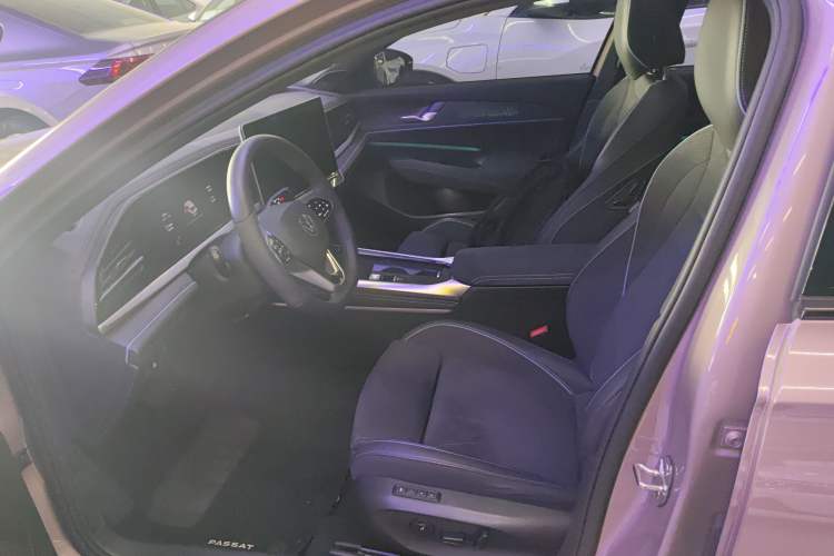 Used Volkswagen Passat 2025 Pro 380TSI Starry Dragon Luxury Edition
