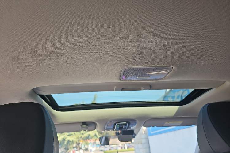 Used Hyundai Elantra 2021 1.5L CVT LUX Prestige Edition
