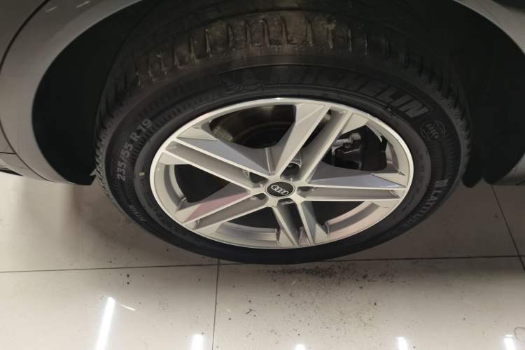 Used Audi Q5L 2022 40T Fashionable and Elegant Model