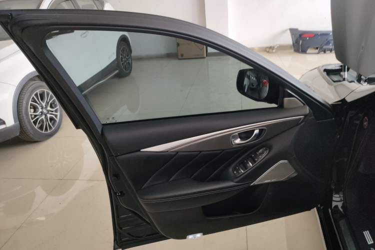 Used Infiniti Q50L 2018 2.0T Enjoyment Edition China V standard
