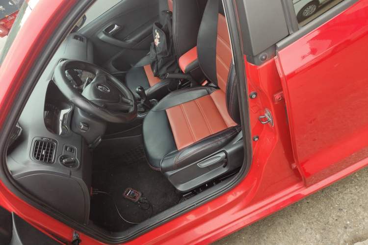 Used Volkswagen Polo 2016 1.4L Manual Fashion Model