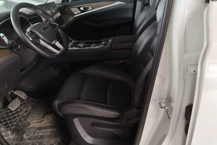 Used Skyworth HT-i 2024 1.5L PHEV 115KM ZhiLong Edition
