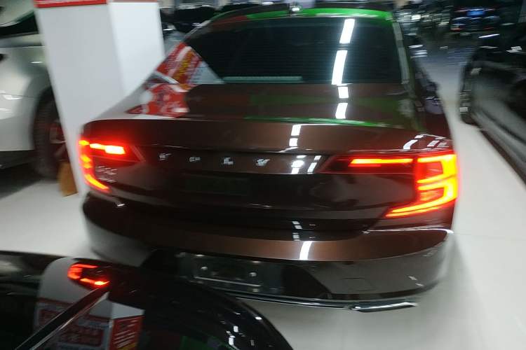 Used Volvo S90 2018 T4 Zhiyi Edition