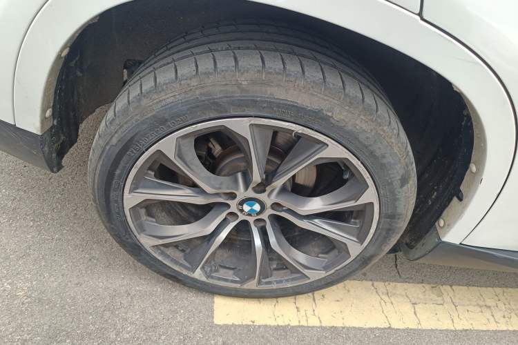 Used BMW X5 2017 xDrive28i
