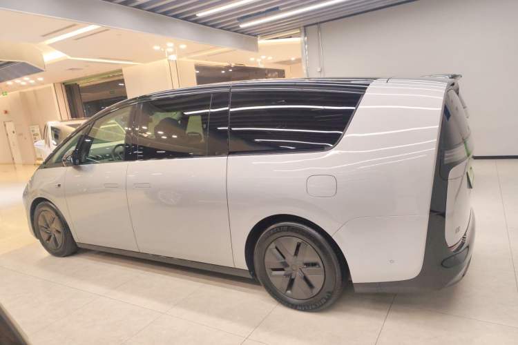 Used Li Auto MEGA 2024 Ultra Model