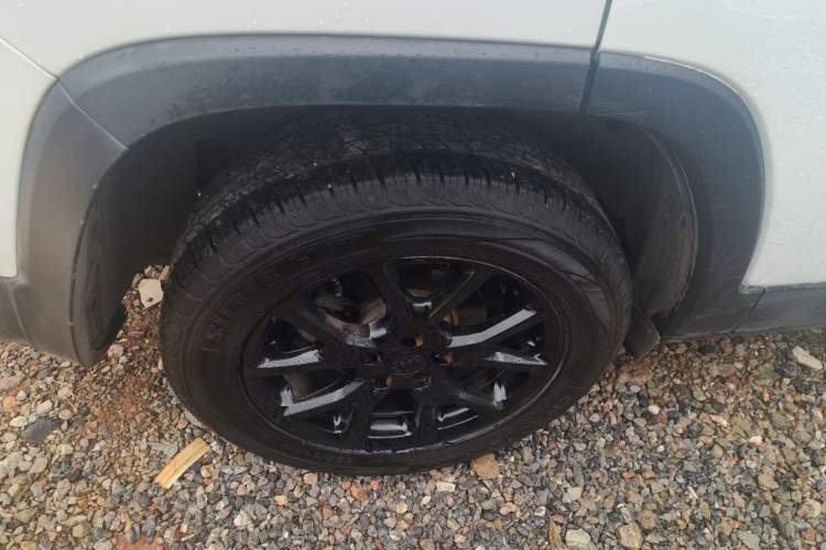 Used  Cherokee 2016 2.4L Leading Edition