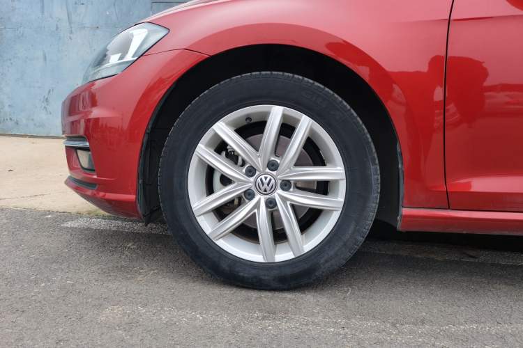 Used Volkswagen Golf 2018 230TSI Automatic Comfort Model
