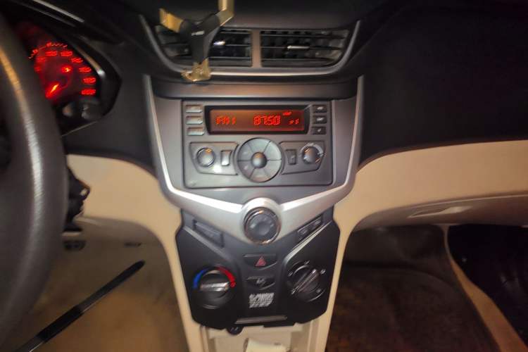 Used Chery Fengyun 2 2013 Hatchback 1.5L Manual Ruiyi Edition