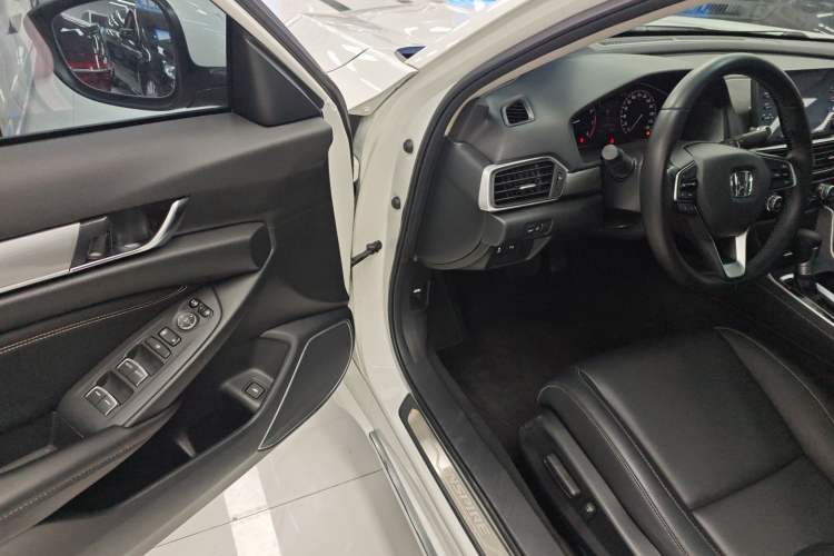 Used Honda Inspire 2019 260TURBO Elegant Edition China VI Emission Standard
