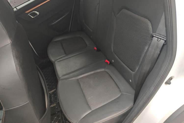 Used Dongfeng NAMMI BOX 2022 Chasing Wind Edition 331 km Standard Model
