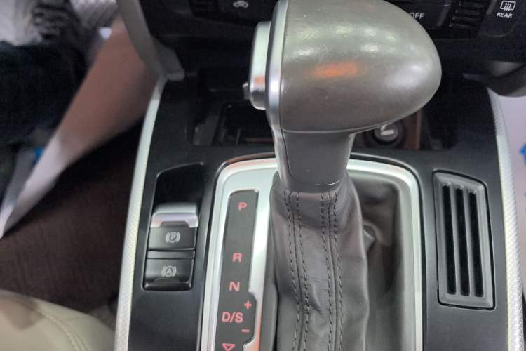 Used Audi A4L 2016 30 TFSI Collector's Edition Automatic Comfort Model
