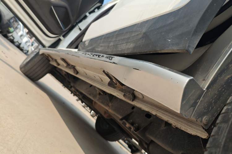 Used Roewe RX8 2019 30T Smart Connectivity Two-Wheel Drive Supreme Flagship Edition
