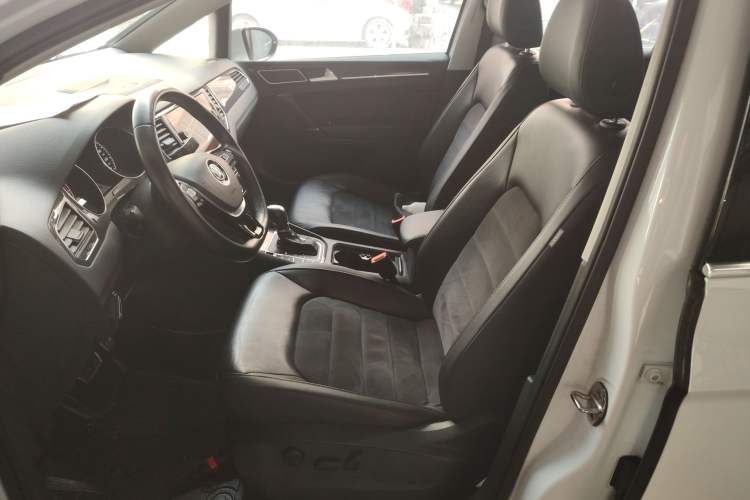 Used Volkswagen Golf Sportsvan 2018 280TSI Automatic Luxury Model
