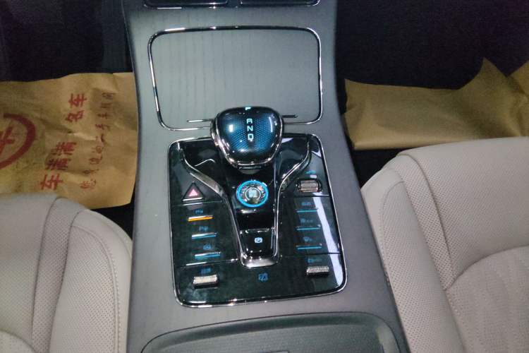 Used BYD Han 2025 EV Intelligent Driving Edition 701KM LiDAR Flagship Model
